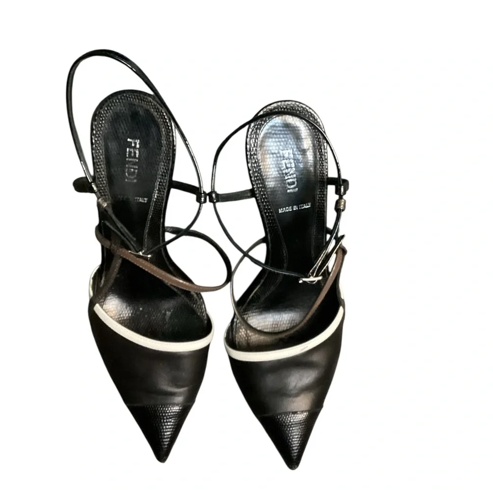 Fendi
Leather Slingback Pumps - Picture 2 of 6